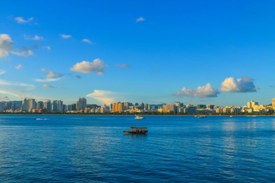 两场风波，让三亚旅游“热”潮再起