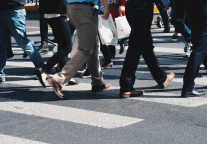 珠海边检总站今年出入境客流突破1亿人次