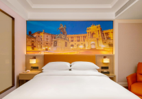 在细节与服务上领先同行，维也纳酒店成为中端轻奢住宿新标杆