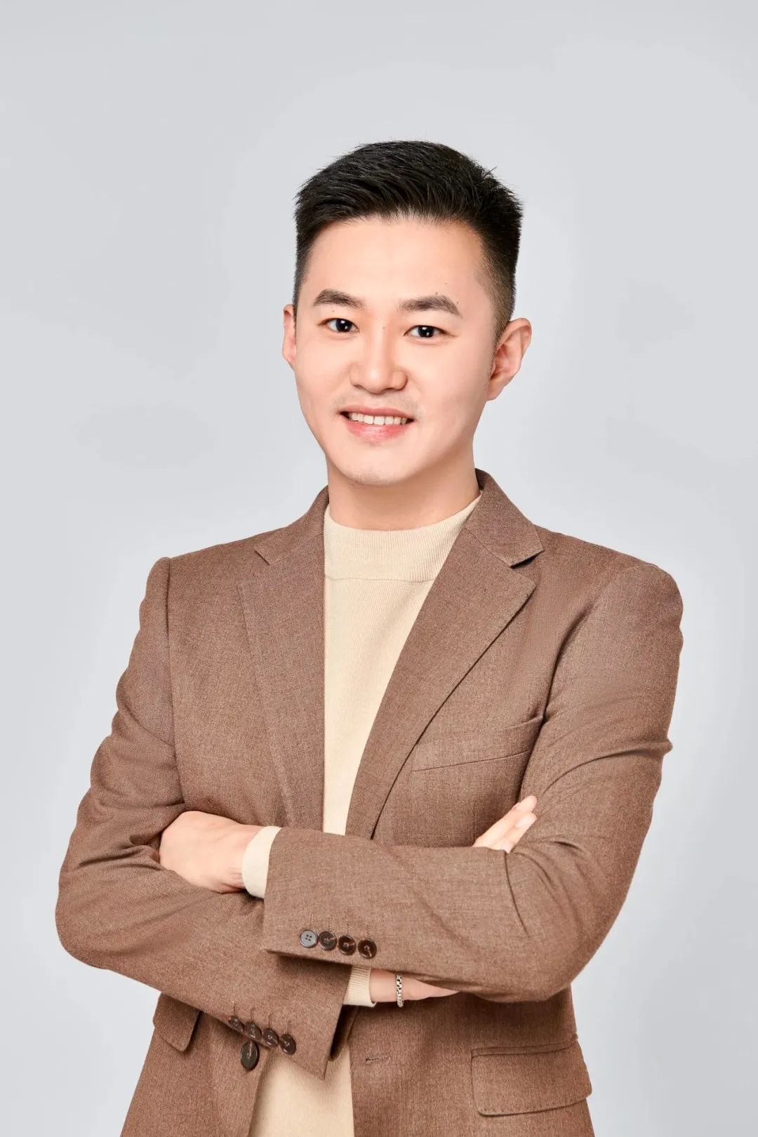 吴越先生中山保利艾美酒店总经理.jfif