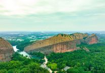 江上龟峰天下稀