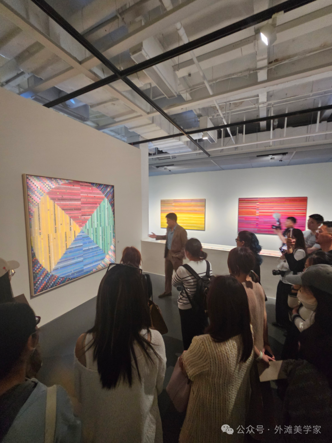 空降外滩三号，25年发展不到20家的松赞，艺术能抚慰2500W+上海人隐秘的角落吗？