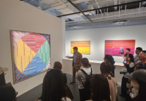 空降外滩三号，25年发展不到20家的松赞，艺术能抚慰2500W+上海人隐秘的角落吗？