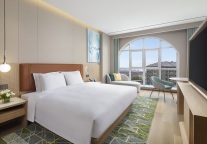 高端酒店品牌投资攻守战：守什么，攻哪里?