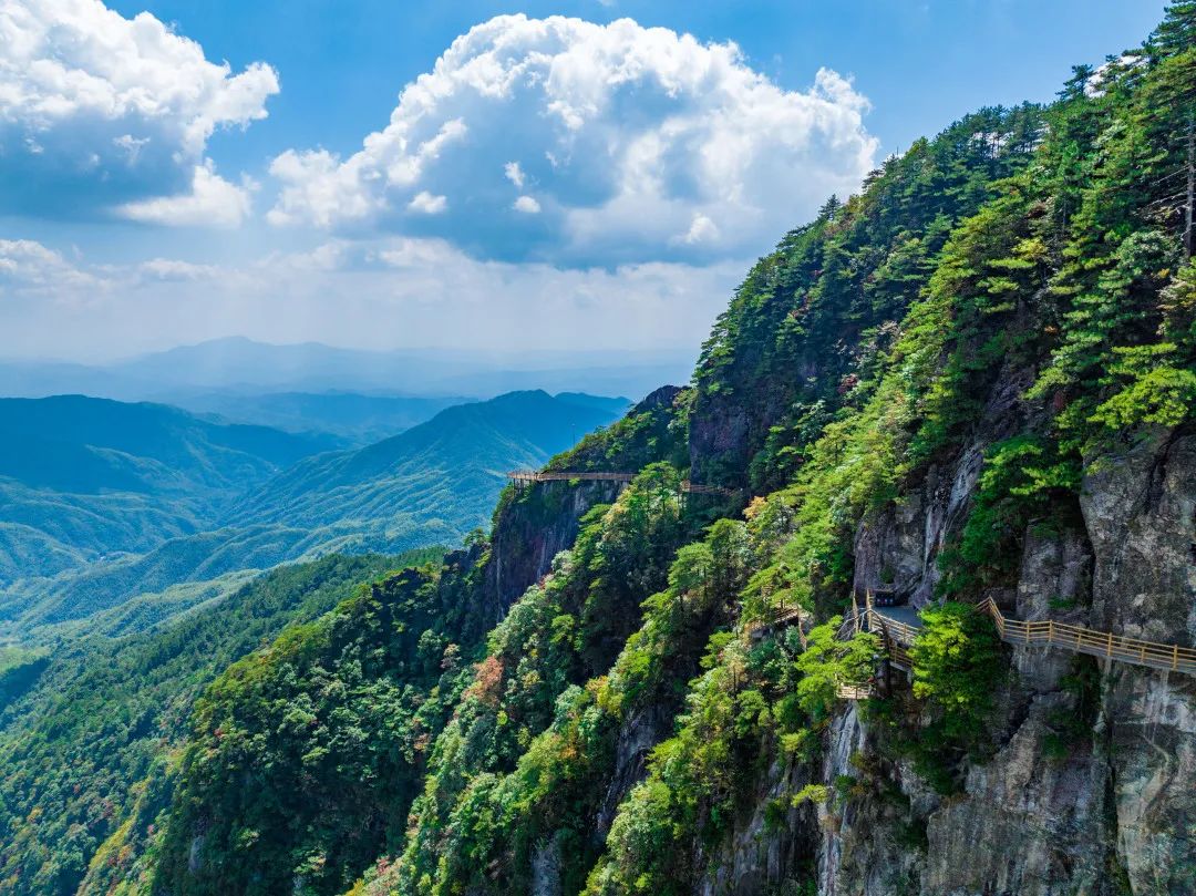 明月山景区向你发来心动信号，出发就在当“夏”！