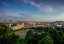 从可信赖到不服老，25年“老牌”凤凰酒店如何构建长期主义