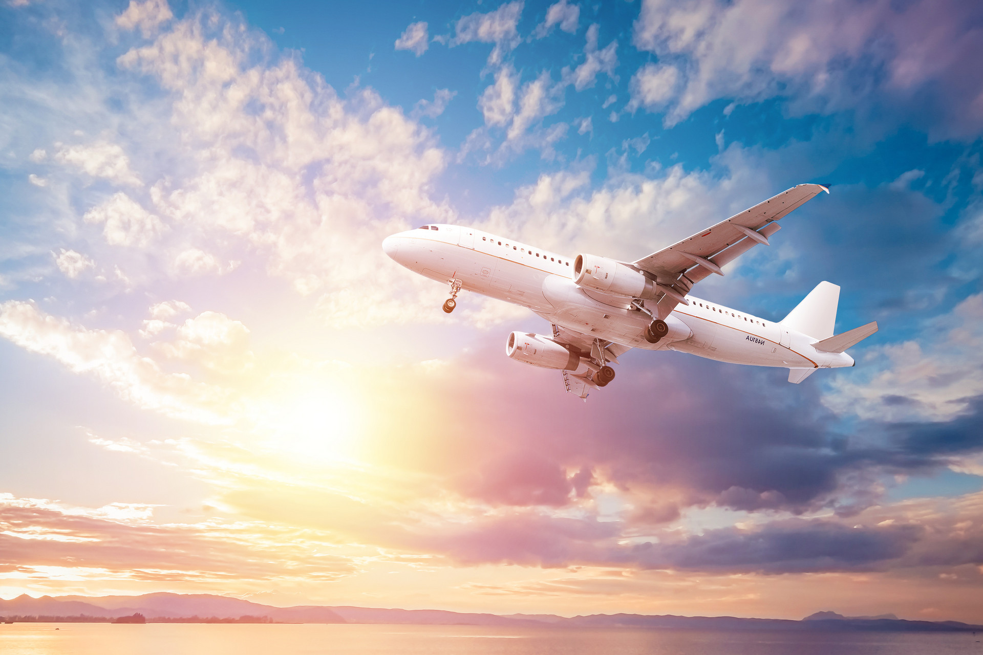 多家外籍航空公司开通并加密中国航线 深圳机场暑期出入境客流激增