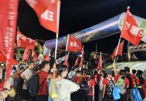 现场直击！武功山“搭子”夜爬登山赛，超燃！