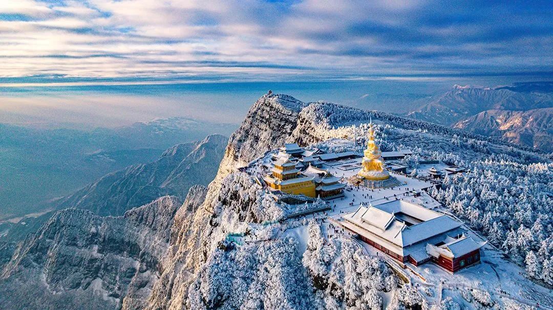 峨旅投集团和峨旅股份公司召开中高层管理人员综合素能培训成果交流会