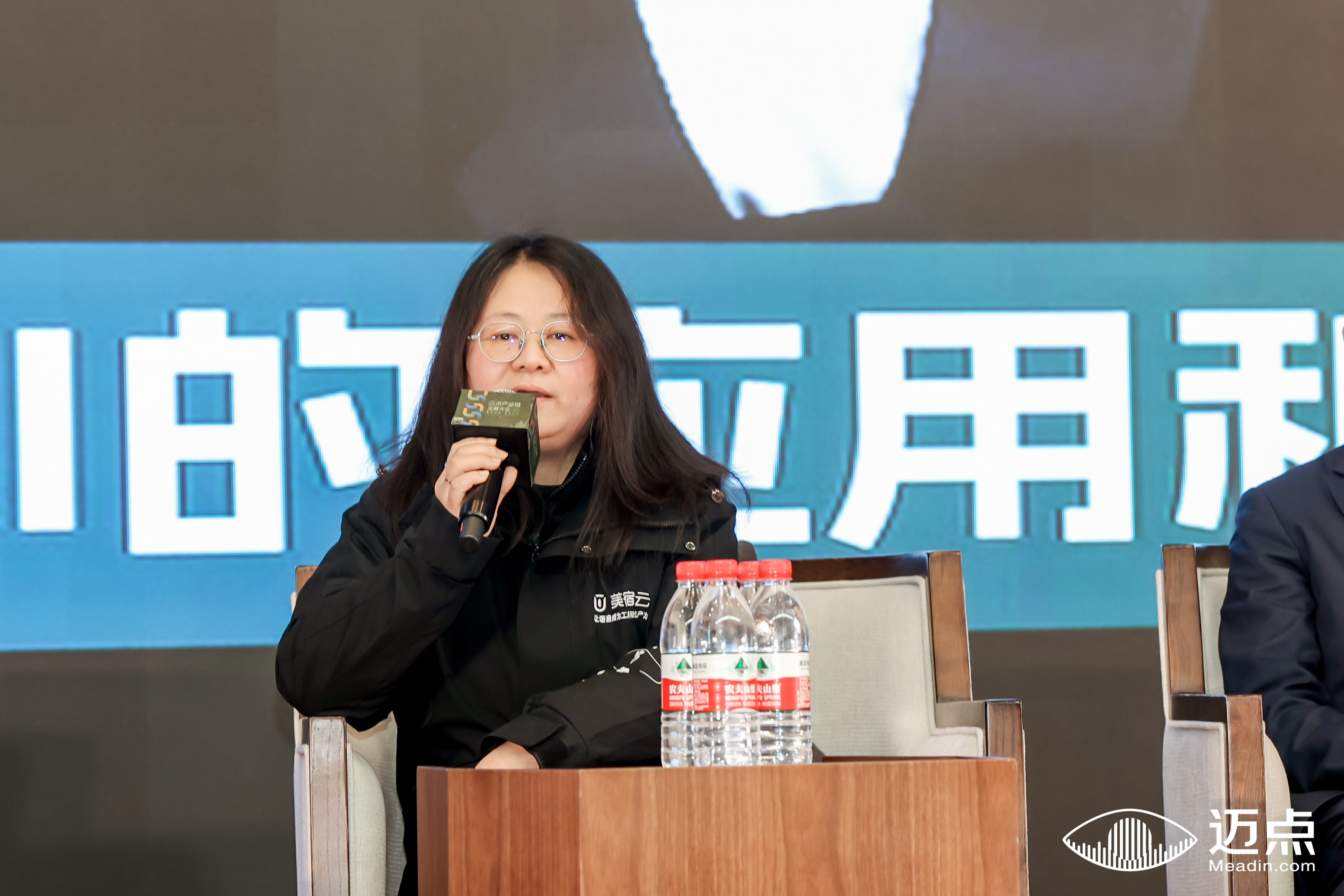 徐晓燕.jpg