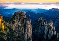 携程发布2025清明假期出游报告：山岳景区与乡村旅游双线飘红