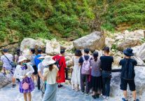 这个秋天，来三峡人家景区一睹“猴王”