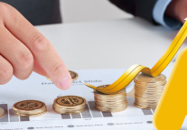 金花股份：全资子公司金花国际大酒店股权已完成转让并质押给公司