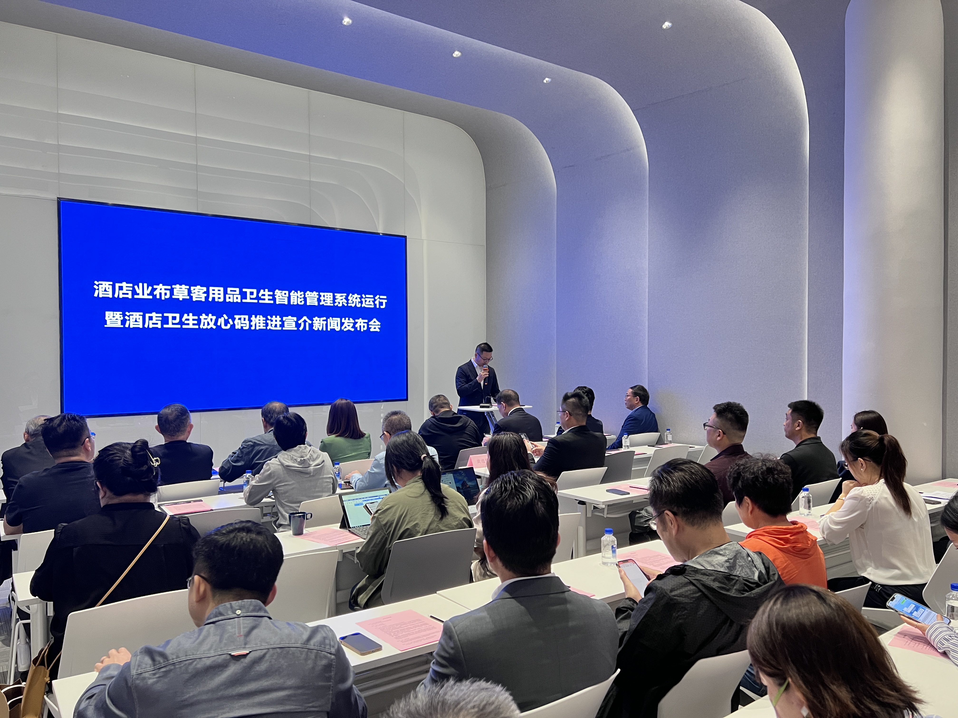 新闻现场.jpg