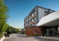 加注中高端酒店市场，首旅如家的“领跑密码”在哪？ 