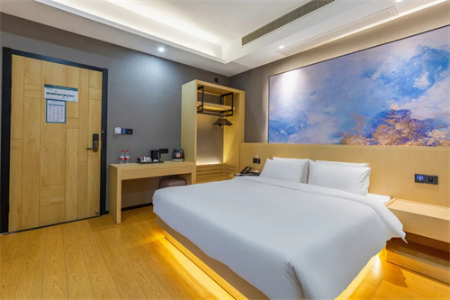 途客尚邻酒店吉安新干县汽车站店，出行无忧