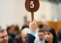 曲江文旅控股股东所持1200万股股票拍卖中止