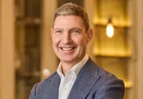 四季酒店任命Simon Barnet为吉隆坡四季酒店总经理