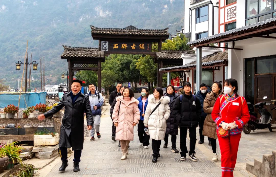 绥江县文旅局来三峡人家景区考察