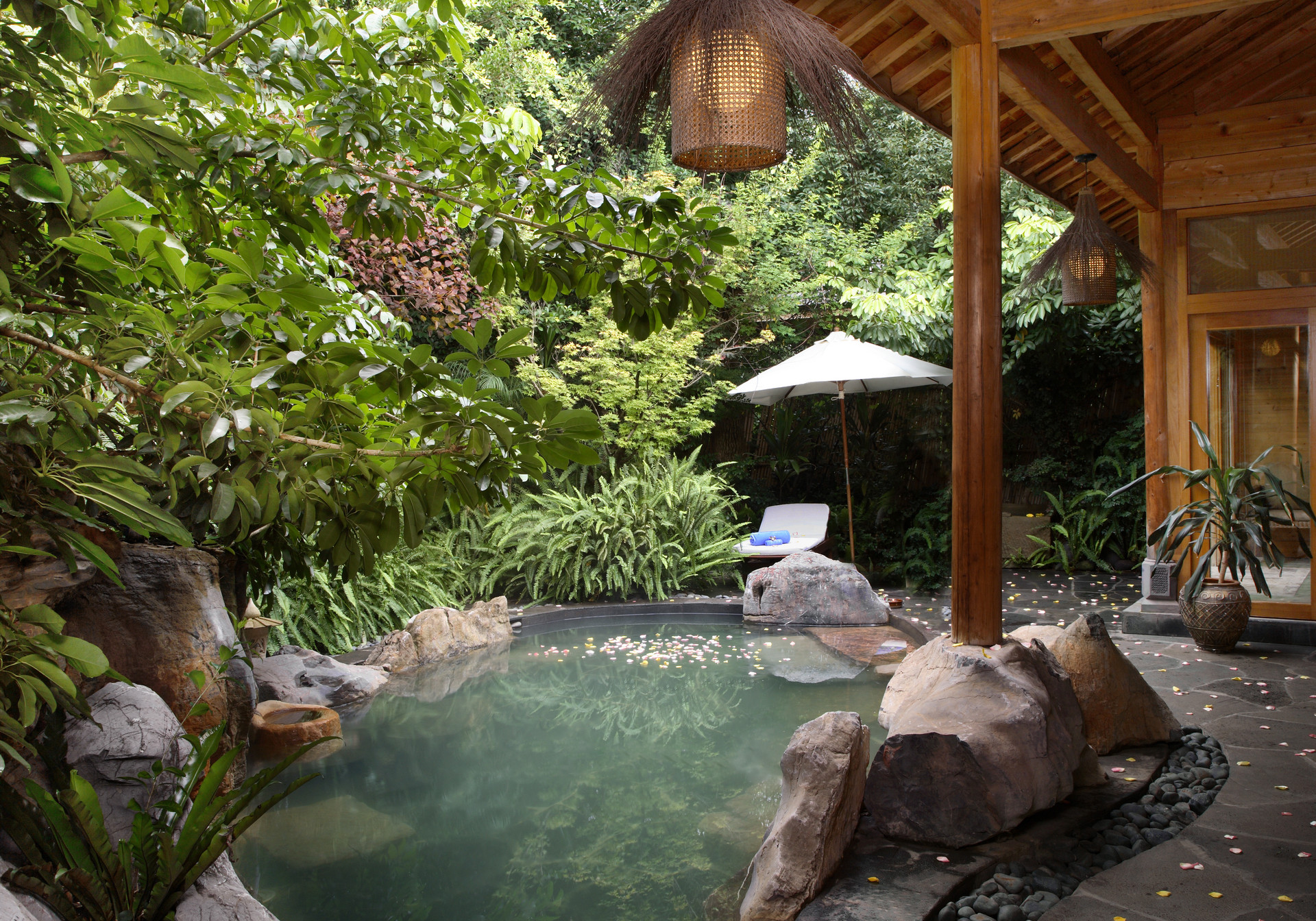 四川延边红格天沐温泉旅游度假综合体项目开工