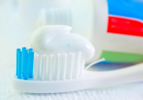 两面针：预计2023年年度净利润为1800万元到2700万元