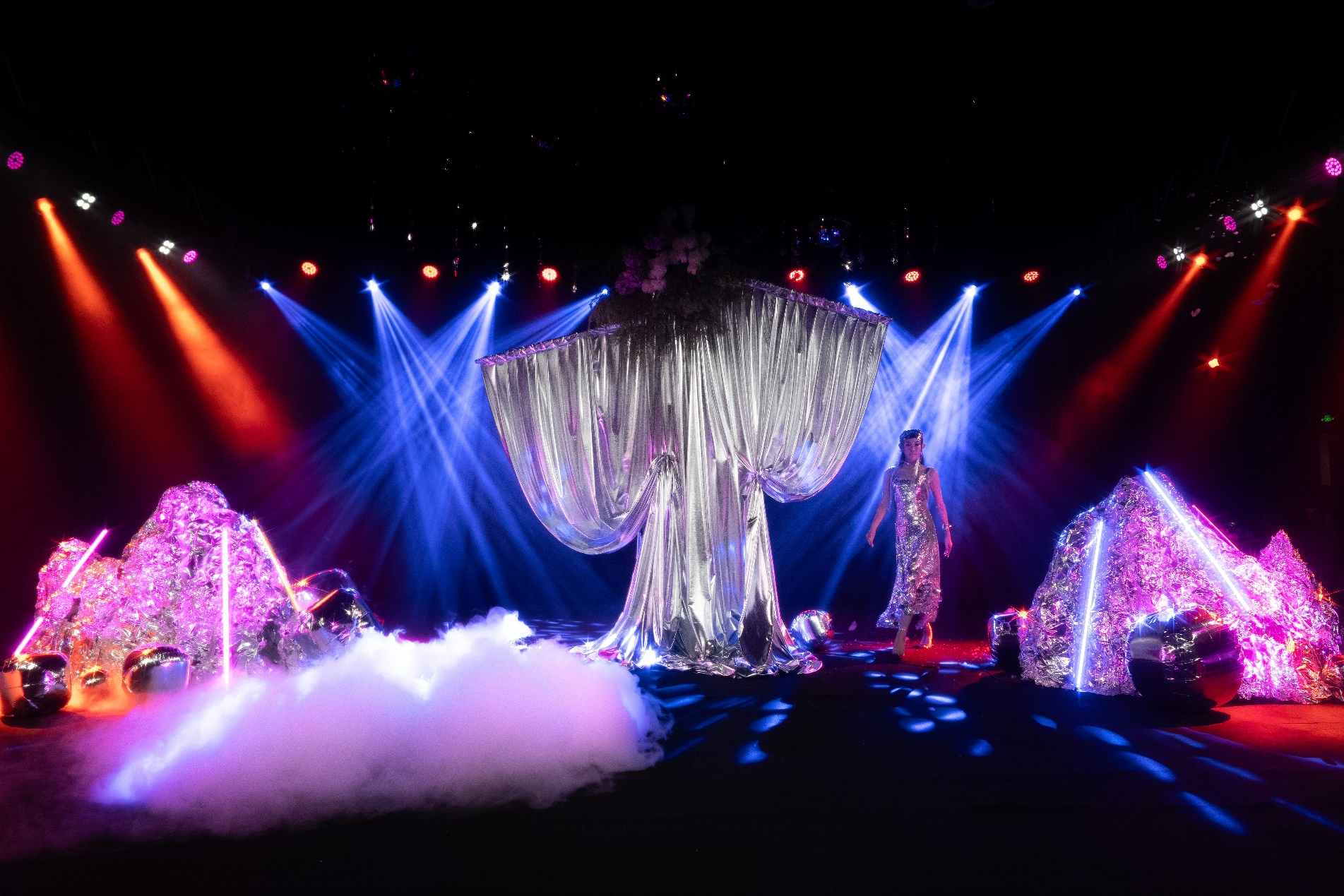 圆满落幕|2024漳州万达嘉华酒店七夕朋克婚礼派对超哇塞