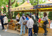 国庆假期尾声“错峰游”成潮流 洪洞大槐树打卡盖章+文创特产让游客满载而归