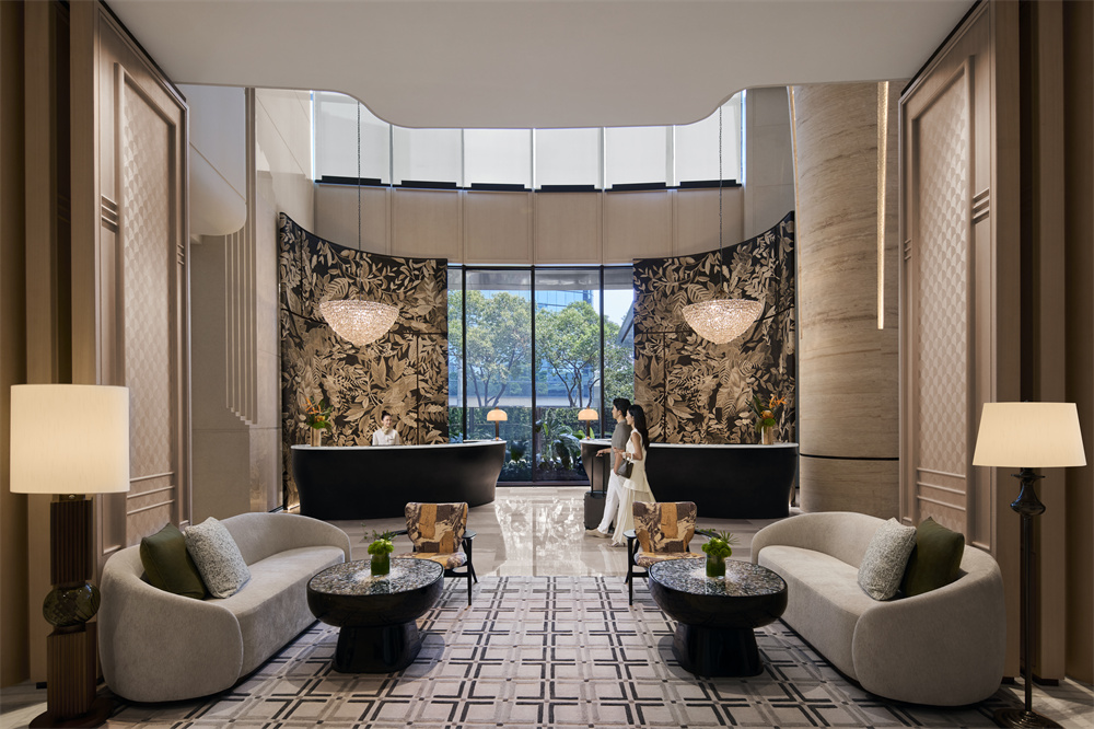 Hilton_shanghai_city_center_reception_lifestyle.jpg