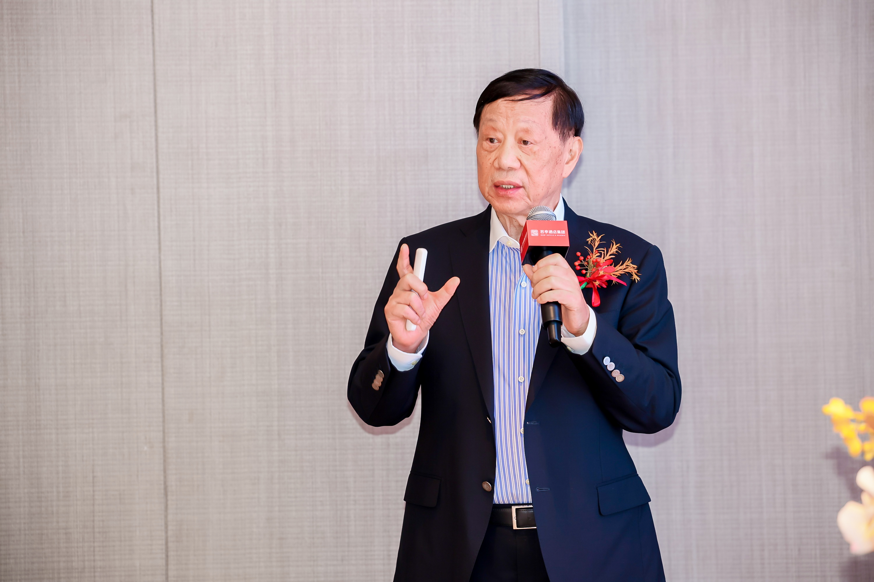 吴启元董事长在答谢活动中致辞.jpg