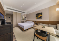 卷了一年，中高端酒店为2025年埋下多少伏笔?