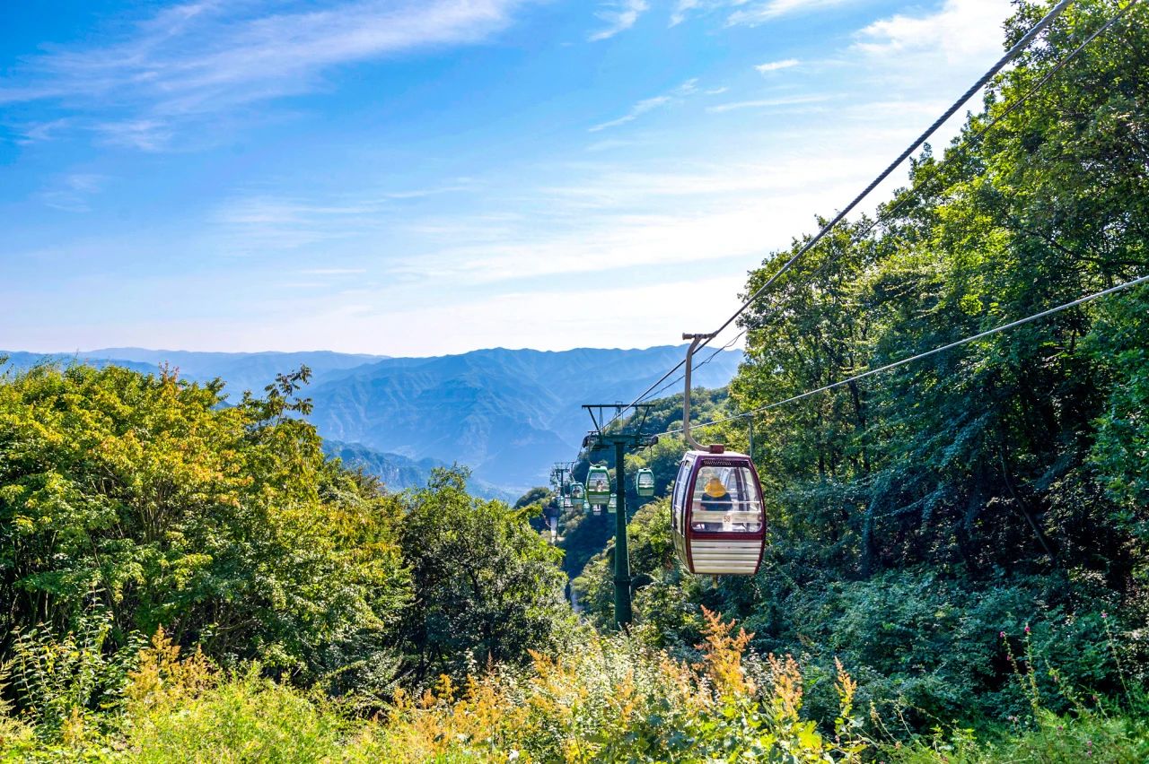 新华网思客云丘山景区年会聚焦中国经济新动能与活力