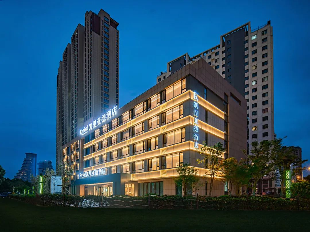开拓视野丨凯里亚德酒店投资人徐恩玉：与海共鸣，从酒店看世界