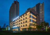 开拓视野丨凯里亚德酒店投资人徐恩玉：与海共鸣，从酒店看世界