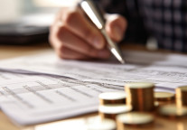 锦江酒店：公司实际发生的对外担保总额为123850万欧元