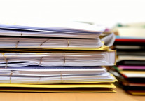 全国人大代表霍启刚：建议增加年轻人年假天数，强制实施带薪年假政策