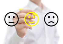 丽江股份：公司第三季度收入及利润占全年比重均较大且相对稳定