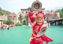 乡宁县首届旅行商合作发展暨奖励兑现大会于12月27日在云丘山开幕