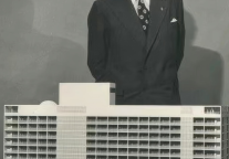 这美国男人是谁？姓和氏都是10亿美金酒店品牌，还和李鸿章有时空纠缠？