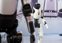 发力“文旅+机器人” ，金马游乐与星尘智能达成战略合作