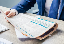 曲江文旅第三季度归母净利润1096万元，同比下降277%