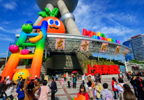 劝东方明珠“收敛点”!IP联名一个接一个，钱包根本扛不住