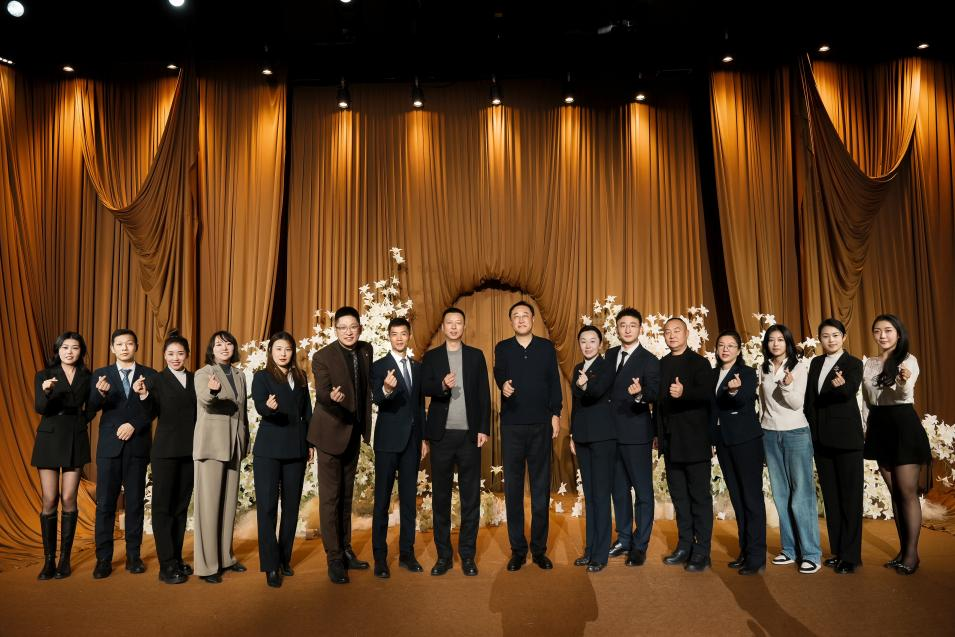 佳木斯万达锦华酒店2025冬季婚礼秀圆满落幕，演绎“幕”后浪漫新风尚