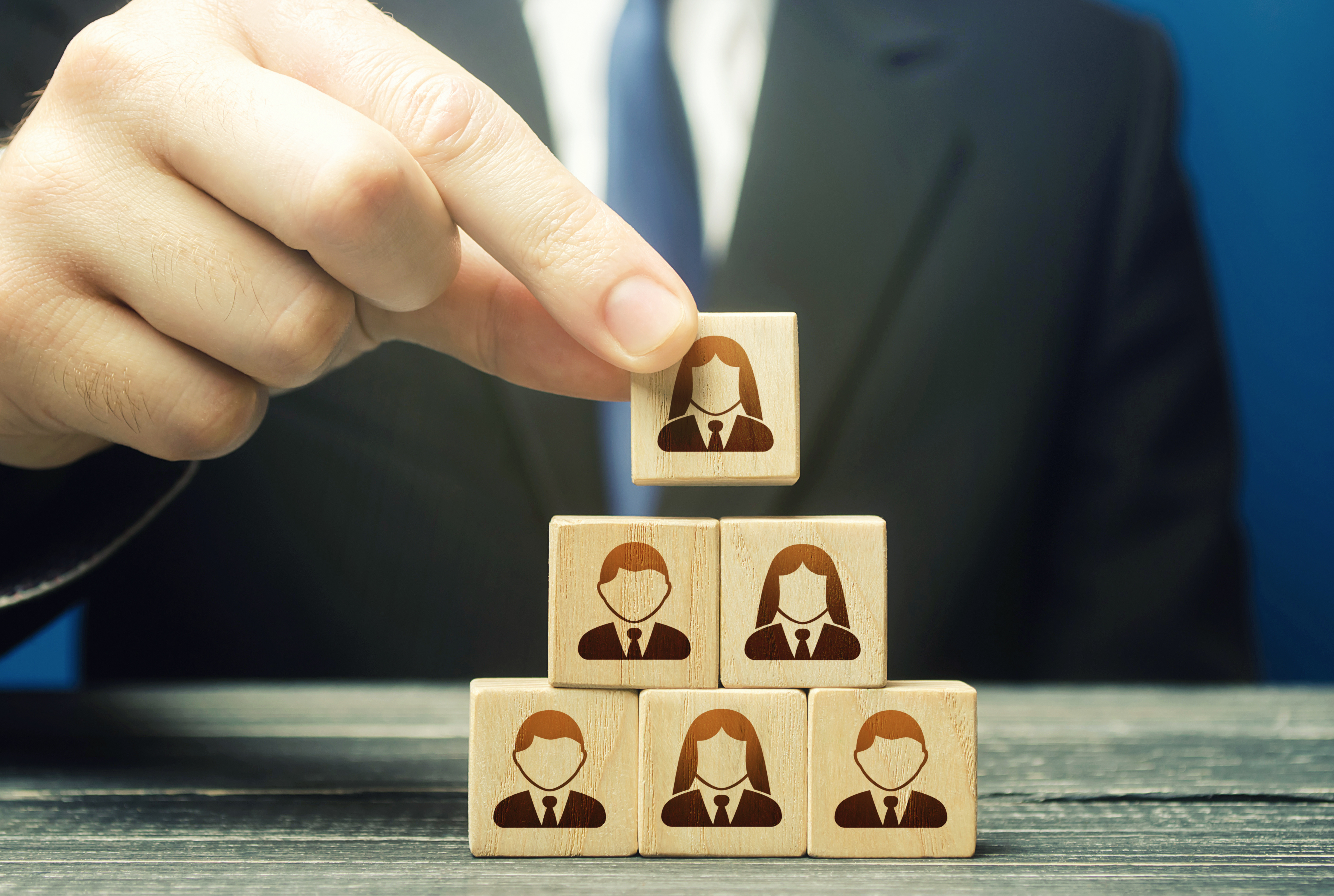 陕西旅游：王新建辞任副总经理，不再担任任何职务