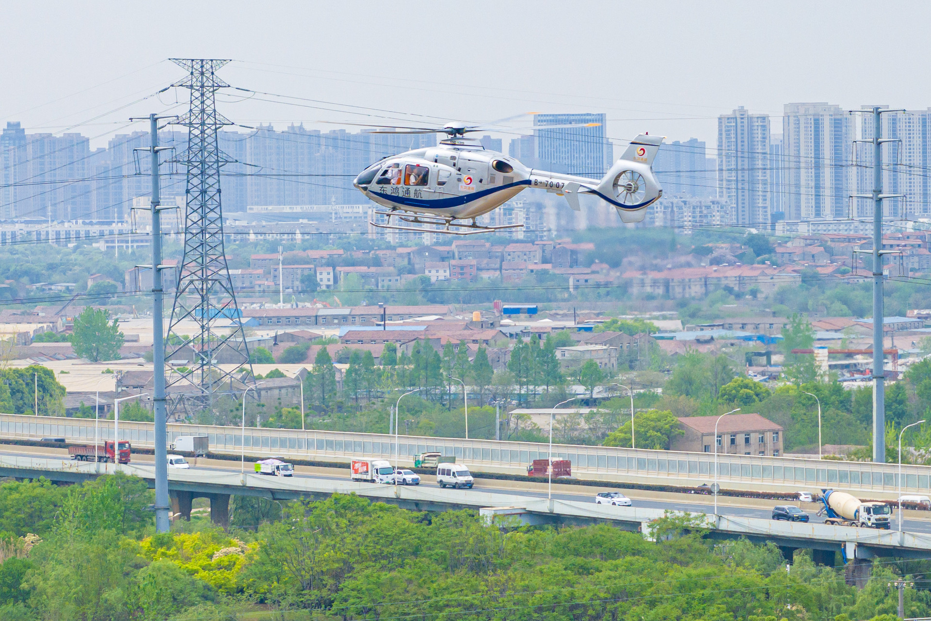 江苏太仓—上海浦东首条常态化低空航线开通