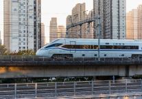 基建巨头开年大动作，跻身酒旅为哪般？