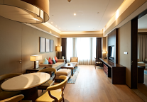 传新世界发展郑家纯拟售瑰丽酒店部分资产 估值159亿港元