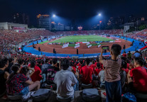  政府工作报告：积极发展赛事经济、冰雪经济、户外运动