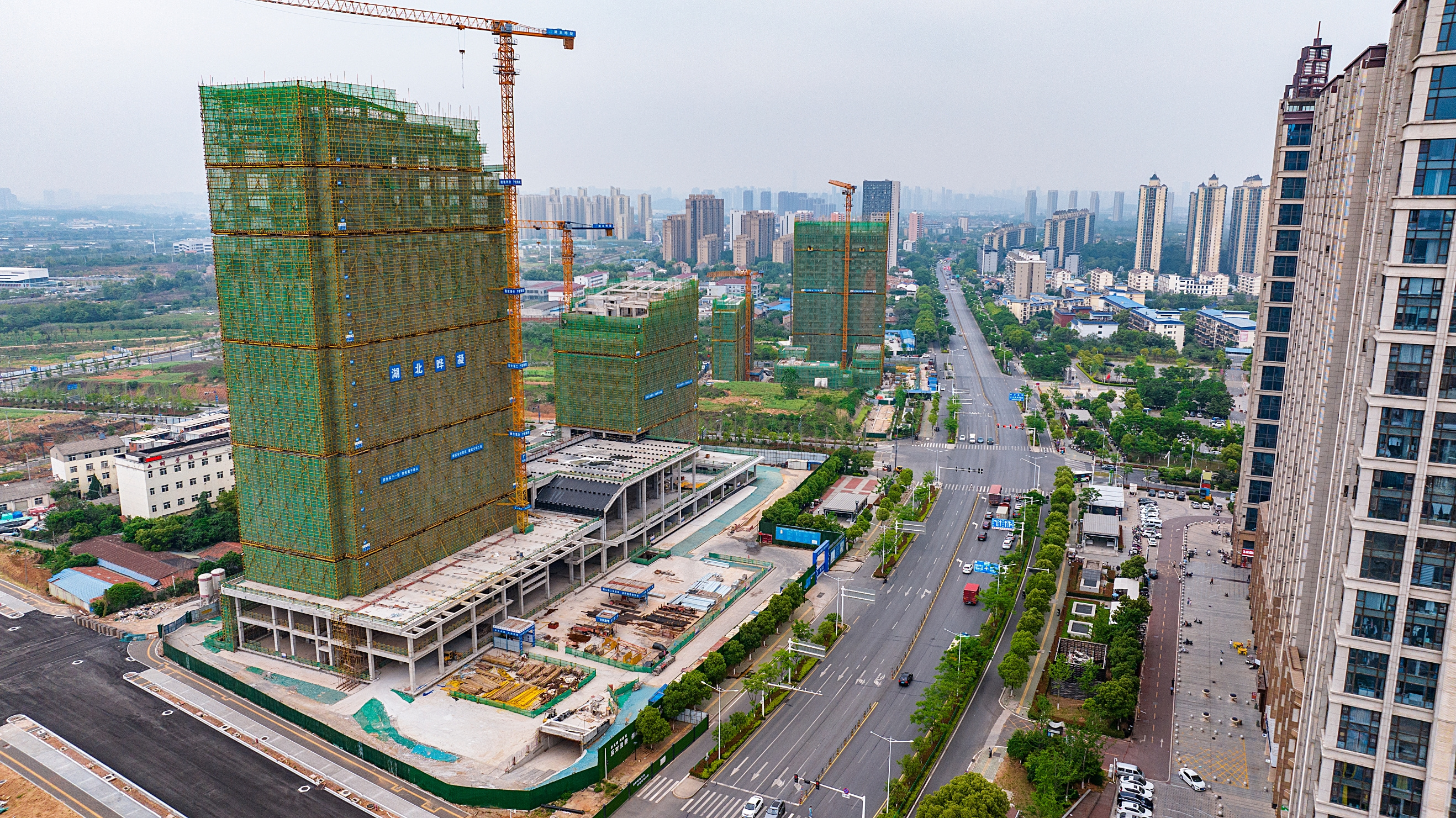 大连开发区希尔顿花园酒店主体结构封顶 预计2026年开业