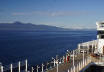 国产第二艘大邮轮“爱达·花城号”正式出坞 满载可容纳5232名宾客