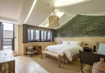 推开这家花筑奢的门，从坦桑尼亚一路走到孟买